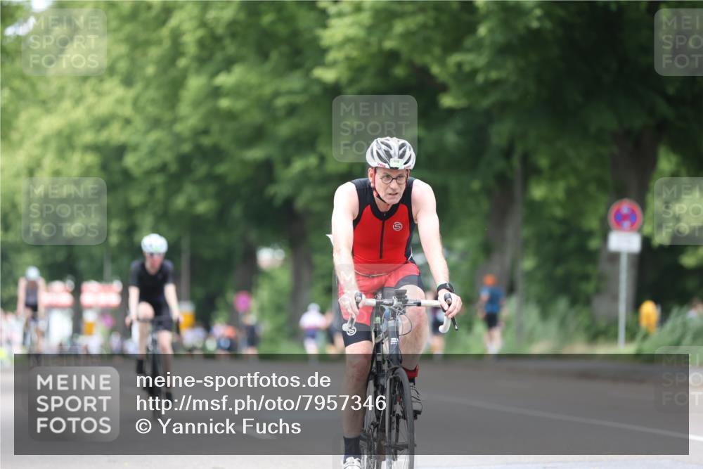 15.06.2025 - 7 Türme Triathlon Yannick Fuchs http://msf.ph/oto/7957346 15.06.2025 13:43:35 Radfahren 195, 479, 600, 1137 meine-sportfotos.de