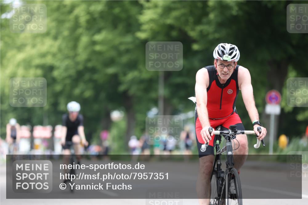 15.06.2025 - 7 Türme Triathlon Yannick Fuchs http://msf.ph/oto/7957351 15.06.2025 13:43:35 Radfahren 195, 479, 600, 1137 meine-sportfotos.de
