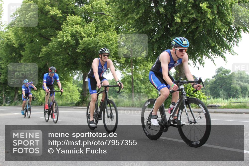 15.06.2025 - 7 Türme Triathlon Yannick Fuchs http://msf.ph/oto/7957355 15.06.2025 09:48:46 Radfahren  meine-sportfotos.de