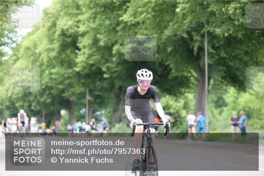 15.06.2025 - 7 Türme Triathlon Yannick Fuchs http://msf.ph/oto/7957363 15.06.2025 13:43:37 Radfahren 479, 600, 1137 meine-sportfotos.de