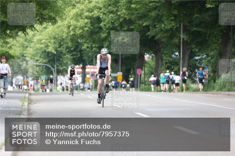 15.06.2025 - 7 Türme Triathlon Yannick Fuchs http://msf.ph/oto/7957375 15.06.2025 13:43:38 Radfahren 479, 600, 1137 meine-sportfotos.de