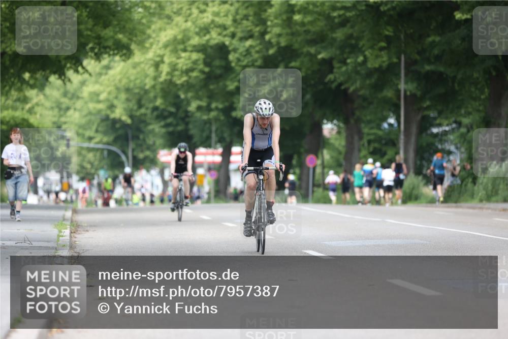 15.06.2025 - 7 Türme Triathlon Yannick Fuchs http://msf.ph/oto/7957387 15.06.2025 13:43:39 Radfahren 479, 600, 1137 meine-sportfotos.de