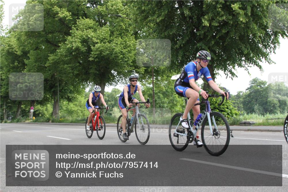 15.06.2025 - 7 Türme Triathlon Yannick Fuchs http://msf.ph/oto/7957414 15.06.2025 09:48:59 Radfahren  meine-sportfotos.de