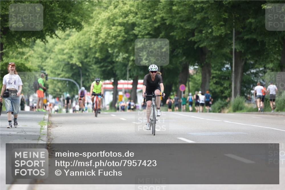 15.06.2025 - 7 Türme Triathlon Yannick Fuchs http://msf.ph/oto/7957423 15.06.2025 13:43:47 Radfahren 382, 705 meine-sportfotos.de