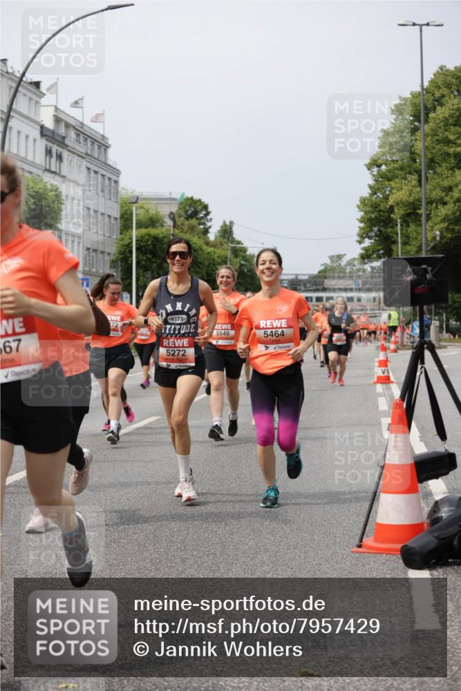 15.06.2025 - REWE Women's Run Jannik Wohlers http://msf.ph/oto/7957429 15.06.2025 09:44:02 Laufen 67, 72, 5549, 5464, 5272 meine-sportfotos.de