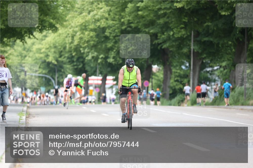 15.06.2025 - 7 Türme Triathlon Yannick Fuchs http://msf.ph/oto/7957444 15.06.2025 13:43:50 Radfahren 382, 705, 1080 meine-sportfotos.de