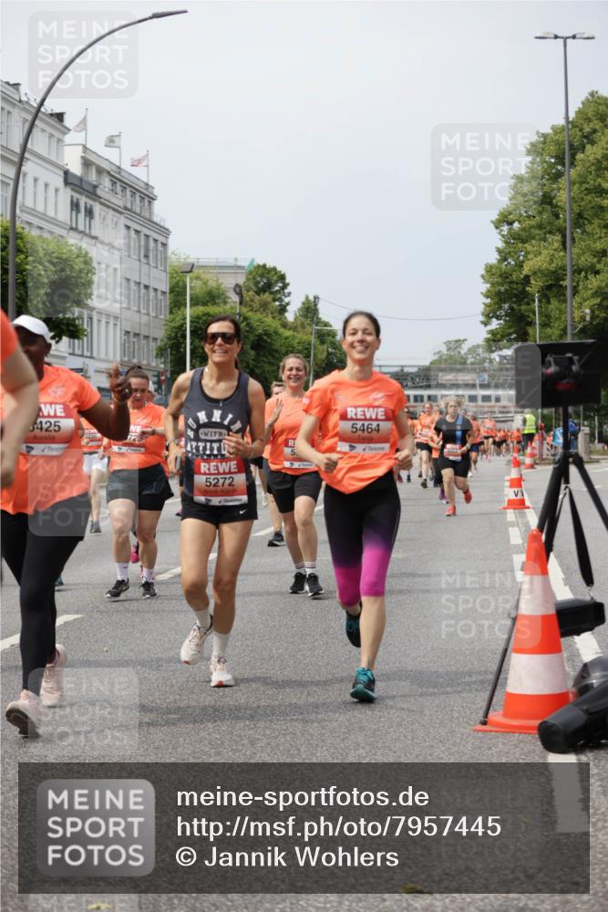 15.06.2025 - REWE Women's Run Jannik Wohlers http://msf.ph/oto/7957445 15.06.2025 09:44:02 Laufen 425, 72, 5272, 5464 meine-sportfotos.de