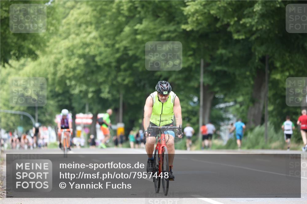 15.06.2025 - 7 Türme Triathlon Yannick Fuchs http://msf.ph/oto/7957448 15.06.2025 13:43:51 Radfahren 382, 705, 1080 meine-sportfotos.de