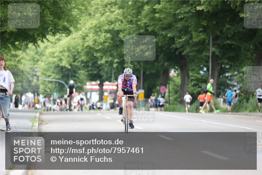 15.06.2025 - 7 Türme Triathlon Yannick Fuchs http://msf.ph/oto/7957461 15.06.2025 13:43:53 Radfahren 705, 1080 meine-sportfotos.de