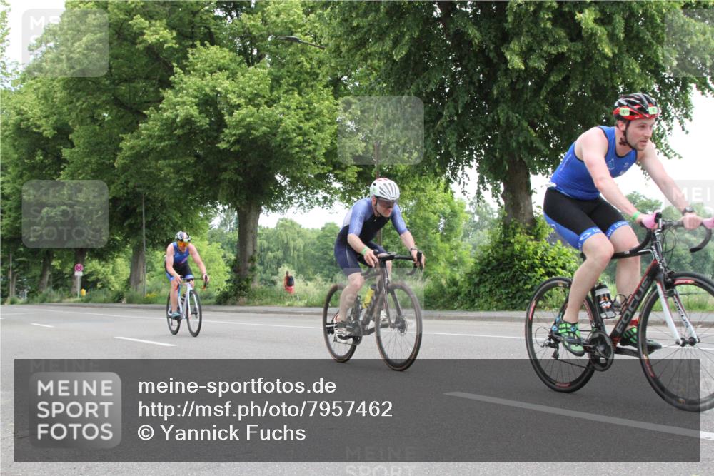 15.06.2025 - 7 Türme Triathlon Yannick Fuchs http://msf.ph/oto/7957462 15.06.2025 09:51:31 Radfahren  meine-sportfotos.de