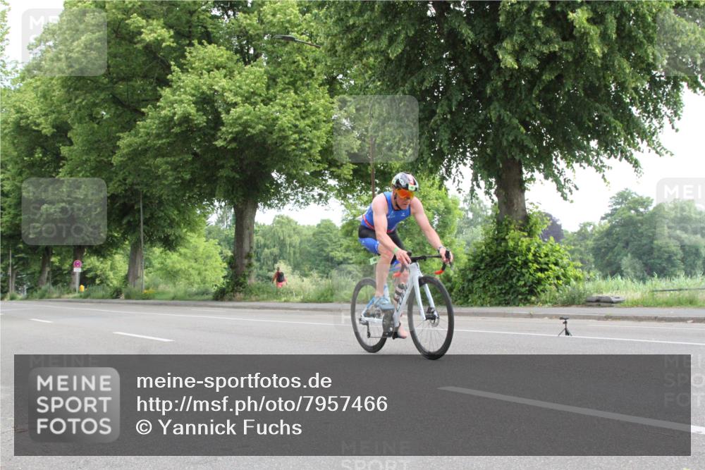15.06.2025 - 7 Türme Triathlon Yannick Fuchs http://msf.ph/oto/7957466 15.06.2025 09:51:31 Radfahren  meine-sportfotos.de