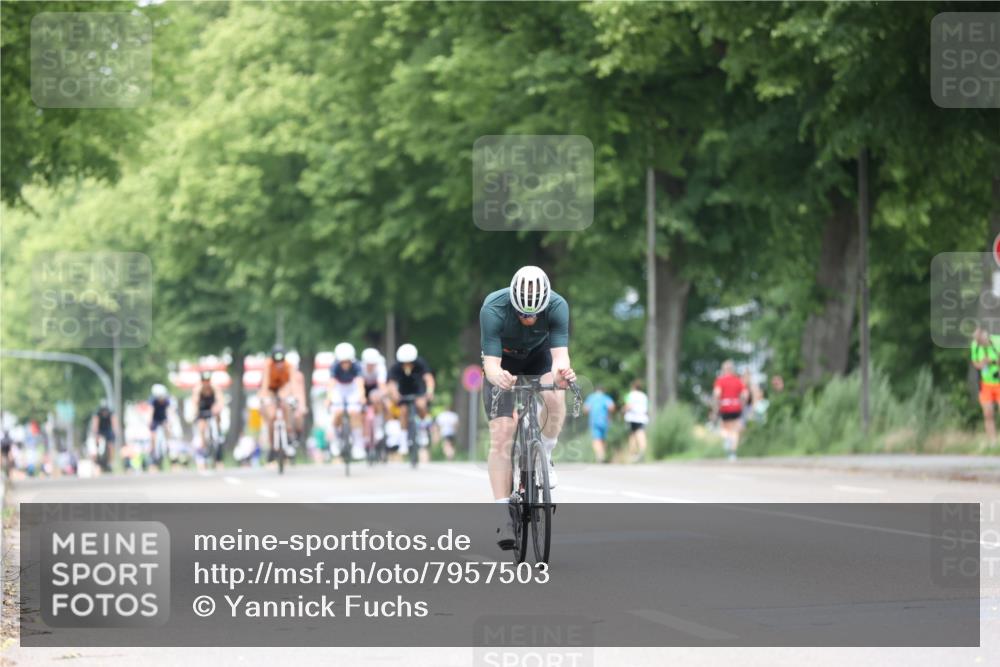 15.06.2025 - 7 Türme Triathlon Yannick Fuchs http://msf.ph/oto/7957503 15.06.2025 13:43:59 Radfahren 662, 732, 1080, 1128, 1151 meine-sportfotos.de