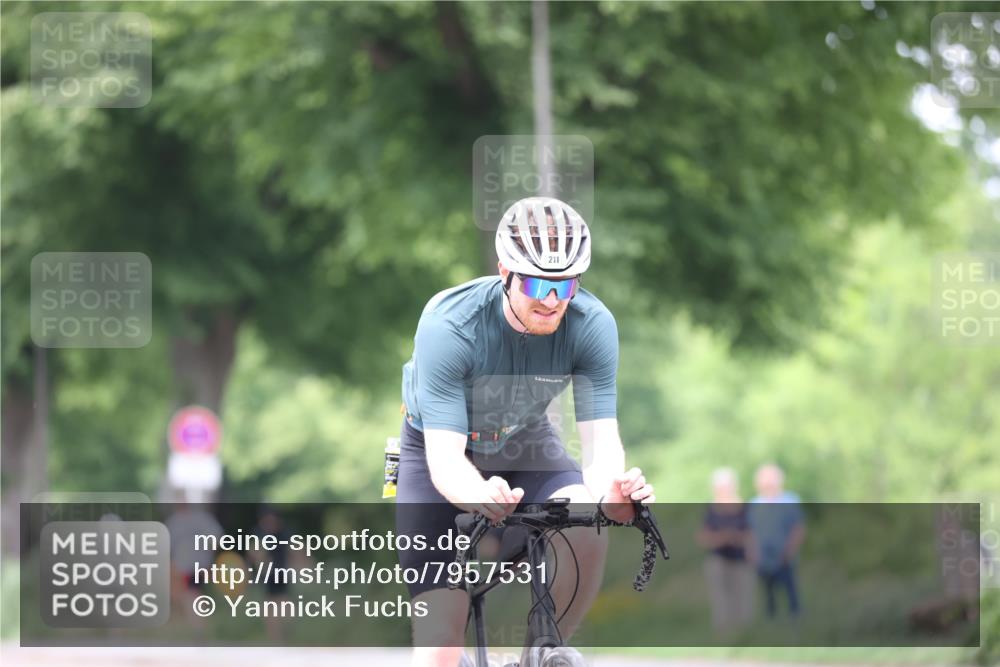15.06.2025 - 7 Türme Triathlon Yannick Fuchs http://msf.ph/oto/7957531 15.06.2025 13:44:01 Radfahren 662, 732, 771, 1128, 1151, 1184 meine-sportfotos.de