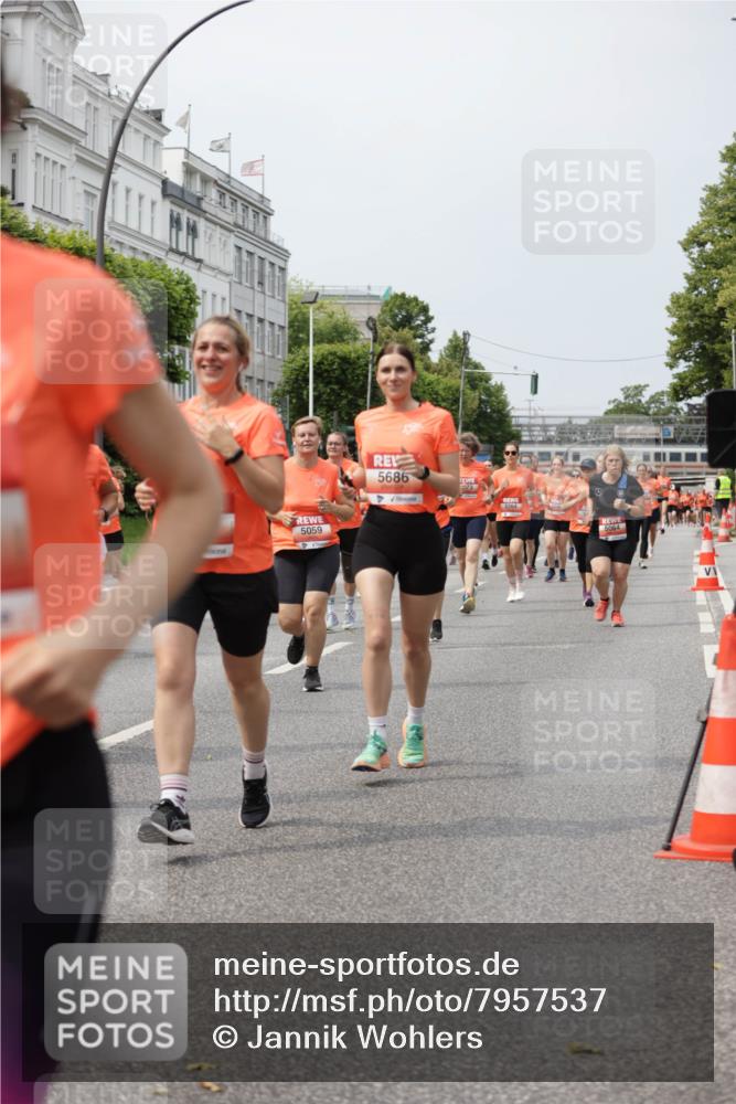 15.06.2025 - REWE Women's Run Jannik Wohlers http://msf.ph/oto/7957537 15.06.2025 09:44:04 Laufen 5059, 5686, 73, 5264, 5064 meine-sportfotos.de