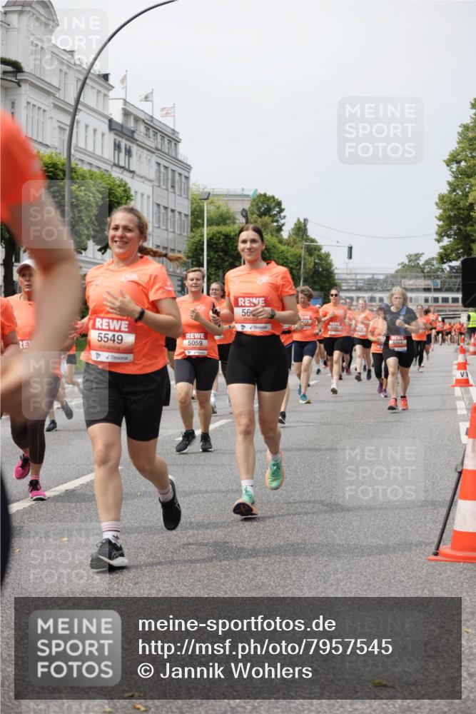 15.06.2025 - REWE Women's Run Jannik Wohlers http://msf.ph/oto/7957545 15.06.2025 09:44:04 Laufen 5549, 5059, 56, 73, 52641, 5064 meine-sportfotos.de
