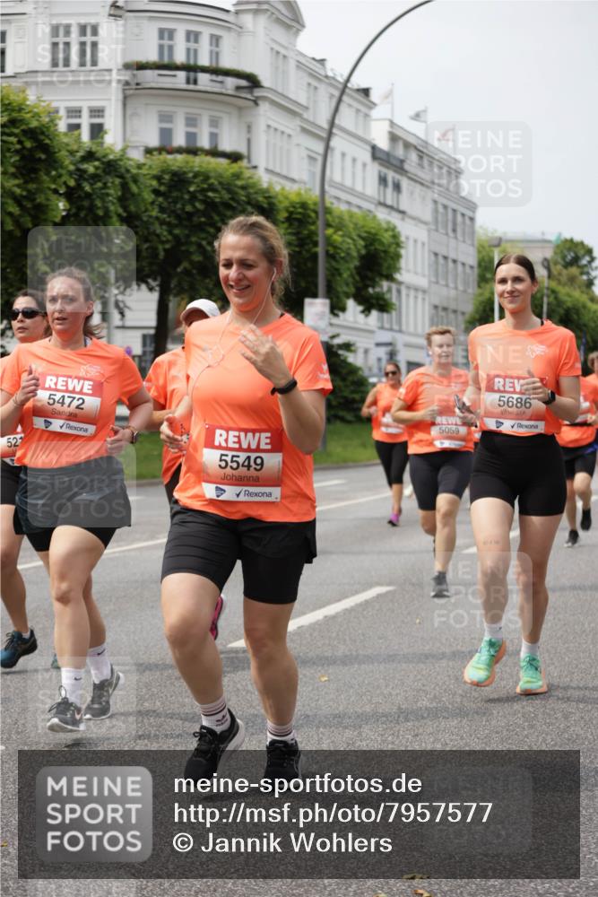 15.06.2025 - REWE Women's Run Jannik Wohlers http://msf.ph/oto/7957577 15.06.2025 09:44:05 Laufen 52, 5472, 5549, 5059, 5686 meine-sportfotos.de
