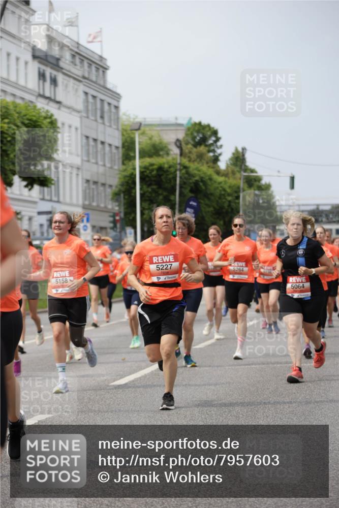 15.06.2025 - REWE Women's Run Jannik Wohlers http://msf.ph/oto/7957603 15.06.2025 09:44:06 Laufen 5158, 5227, 5264, 5064 meine-sportfotos.de