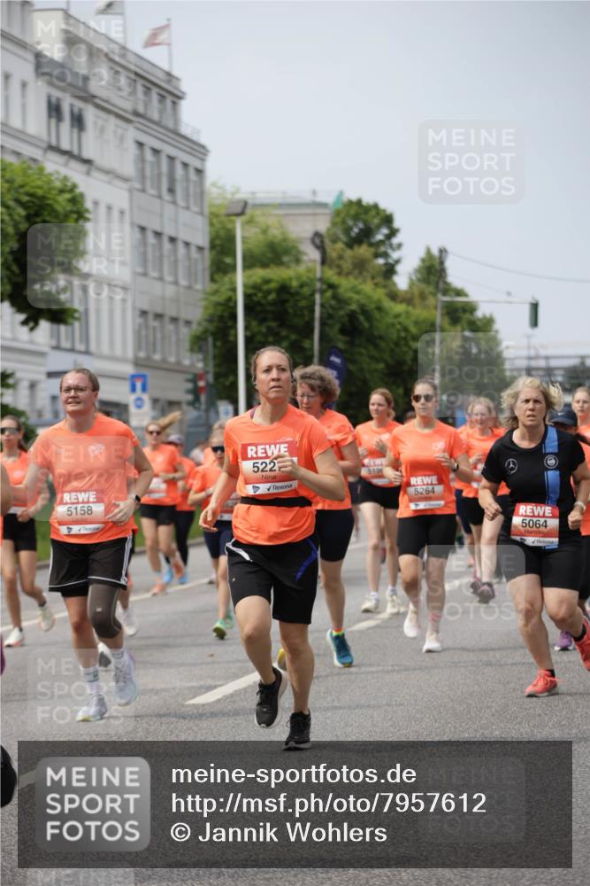 15.06.2025 - REWE Women's Run Jannik Wohlers http://msf.ph/oto/7957612 15.06.2025 09:44:06 Laufen 5158, 522, 519, 5264, 5064 meine-sportfotos.de
