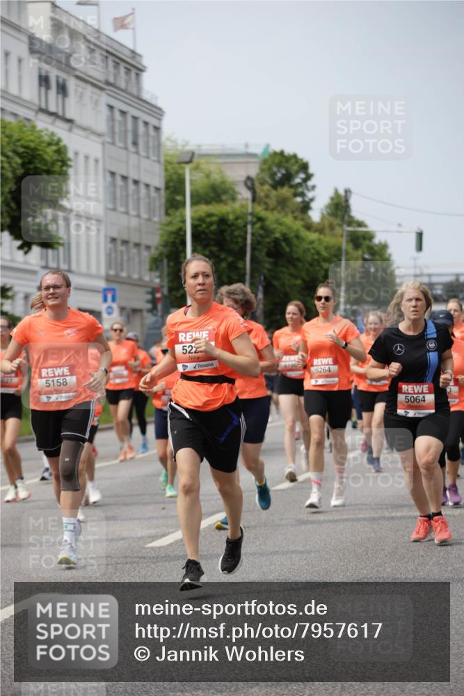 15.06.2025 - REWE Women's Run Jannik Wohlers http://msf.ph/oto/7957617 15.06.2025 09:44:06 Laufen 5158, 522, 5264, 5064 meine-sportfotos.de