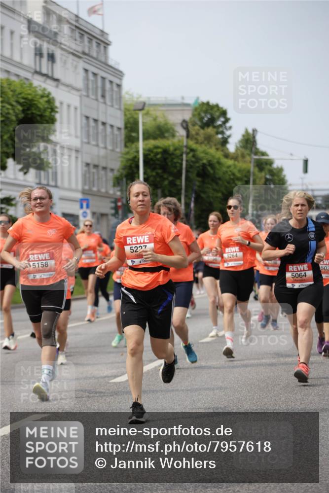 15.06.2025 - REWE Women's Run Jannik Wohlers http://msf.ph/oto/7957618 15.06.2025 09:44:06 Laufen 5158, 5227, 5264, 5064, 503 meine-sportfotos.de