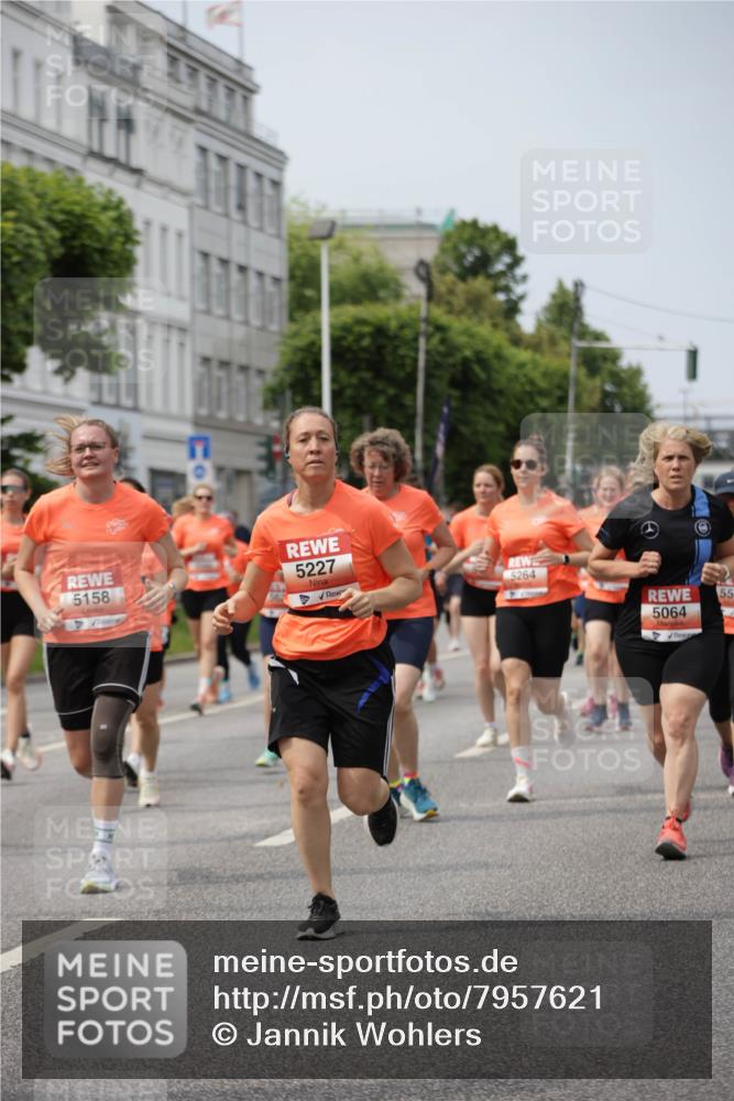 15.06.2025 - REWE Women's Run Jannik Wohlers http://msf.ph/oto/7957621 15.06.2025 09:44:06 Laufen 5158, 5227, 5264, 5064, 55 meine-sportfotos.de
