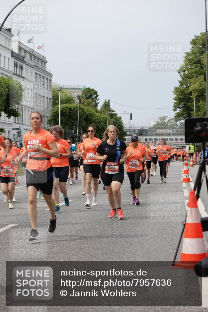 15.06.2025 - REWE Women's Run Jannik Wohlers http://msf.ph/oto/7957636 15.06.2025 09:44:07 Laufen 52, 5264, 5503, 5064 meine-sportfotos.de