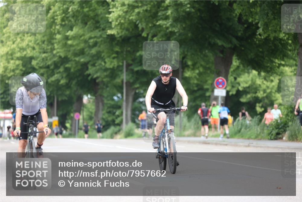 15.06.2025 - 7 Türme Triathlon Yannick Fuchs http://msf.ph/oto/7957662 15.06.2025 13:44:36 Radfahren 593, 845, 865, 1196 meine-sportfotos.de