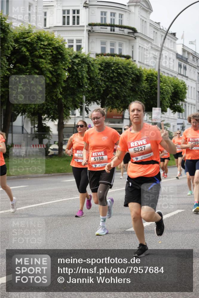 15.06.2025 - REWE Women's Run Jannik Wohlers http://msf.ph/oto/7957684 15.06.2025 09:44:08 Laufen 410, 5227, 73, 1111, 552, 5158 meine-sportfotos.de