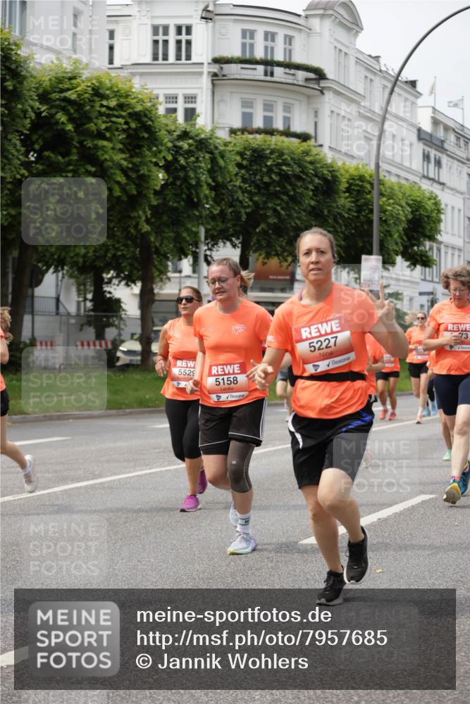 15.06.2025 - REWE Women's Run Jannik Wohlers http://msf.ph/oto/7957685 15.06.2025 09:44:08 Laufen 5529, 5227, 5158, 73 meine-sportfotos.de