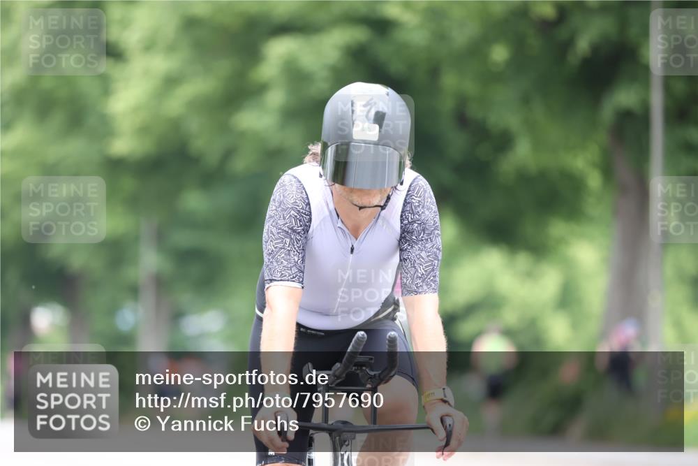 15.06.2025 - 7 Türme Triathlon Yannick Fuchs http://msf.ph/oto/7957690 15.06.2025 13:44:39 Radfahren 228, 371, 555, 593, 754, 845, 865 meine-sportfotos.de
