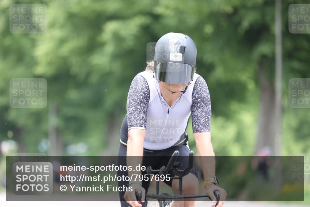 15.06.2025 - 7 Türme Triathlon Yannick Fuchs http://msf.ph/oto/7957695 15.06.2025 13:44:39 Radfahren 228, 371, 555, 593, 754, 845, 865 meine-sportfotos.de