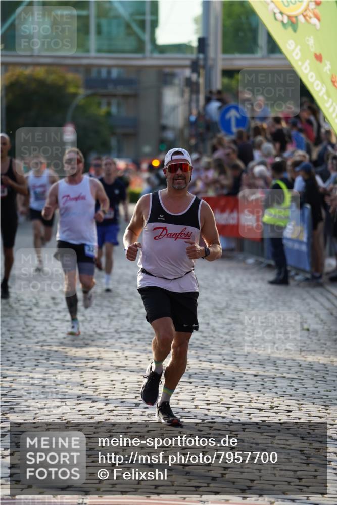 13.06.2025 - Holstenköstenlauf Felixshl http://msf.ph/oto/7957700 13.06.2025 19:48:35 Laufen 2236, 2819, 3209, 3210, 3211, 3219, 3648 meine-sportfotos.de