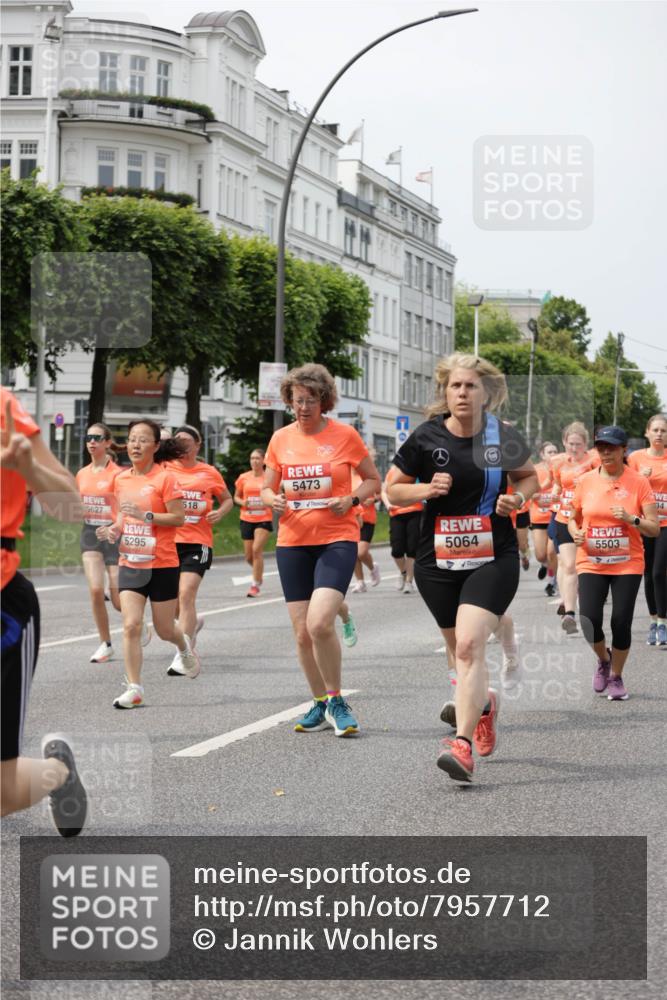 15.06.2025 - REWE Women's Run Jannik Wohlers http://msf.ph/oto/7957712 15.06.2025 09:44:09 Laufen 518, 5627, 5295, 5473, 5064, 5503, 34 meine-sportfotos.de