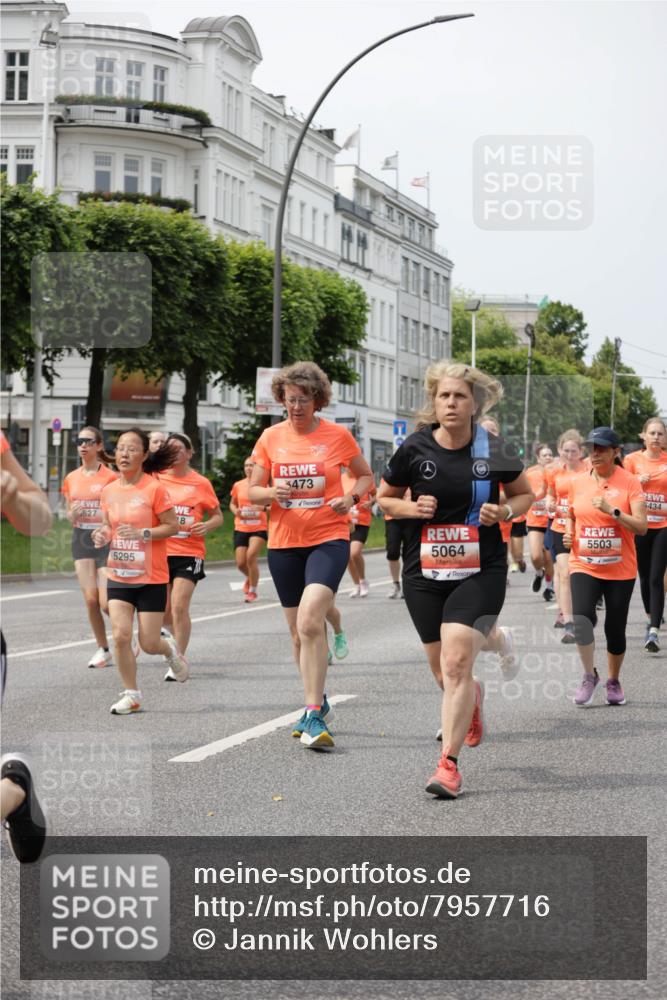 15.06.2025 - REWE Women's Run Jannik Wohlers http://msf.ph/oto/7957716 15.06.2025 09:44:09 Laufen 627, 3473, 18, 5295, 5064, 5503, 5434 meine-sportfotos.de