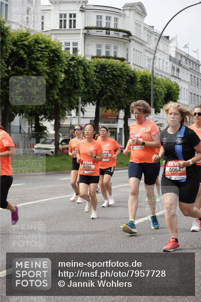 15.06.2025 - REWE Women's Run Jannik Wohlers http://msf.ph/oto/7957728 15.06.2025 09:44:09 Laufen 5518, 5295, 5064 meine-sportfotos.de
