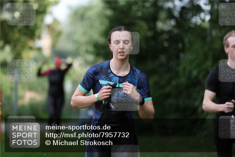 15.06.2025 - 7 Türme Triathlon Michael Strokosch http://msf.ph/oto/7957732 15.06.2025 12:36:49 Schwimmen 429, 514, 584, 645, 666 meine-sportfotos.de