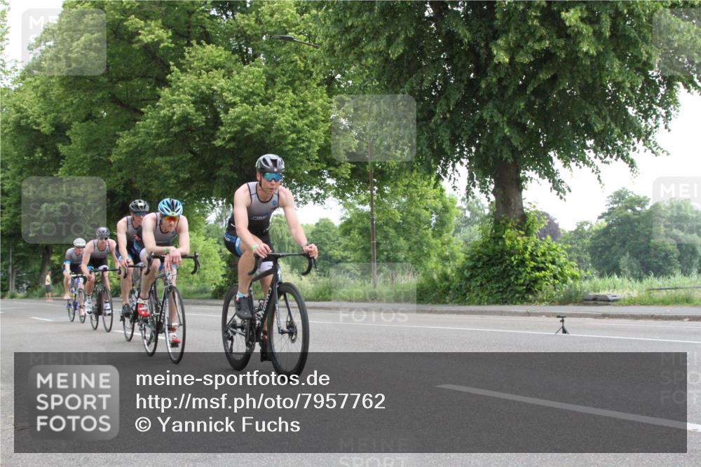 15.06.2025 - 7 Türme Triathlon Yannick Fuchs http://msf.ph/oto/7957762 15.06.2025 09:57:36 Radfahren  meine-sportfotos.de