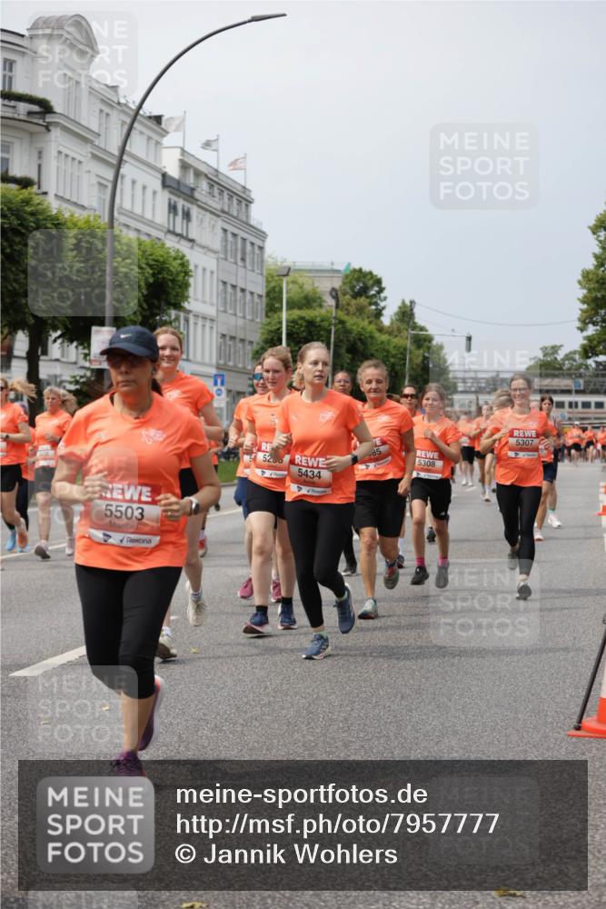 15.06.2025 - REWE Women's Run Jannik Wohlers http://msf.ph/oto/7957777 15.06.2025 09:44:11 Laufen 5438, 5503, 52, 85, 5434, 5308, 5307 meine-sportfotos.de