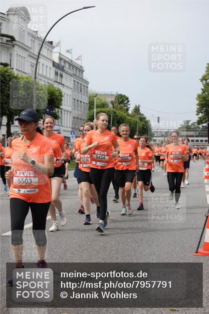 15.06.2025 - REWE Women's Run Jannik Wohlers http://msf.ph/oto/7957791 15.06.2025 09:44:11 Laufen 5503, 5236, 5434, 5385, 5308, 5307 meine-sportfotos.de