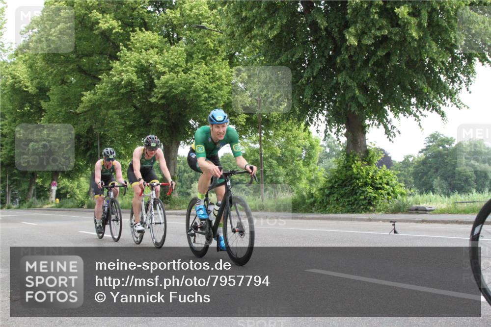 15.06.2025 - 7 Türme Triathlon Yannick Fuchs http://msf.ph/oto/7957794 15.06.2025 10:00:09 Radfahren  meine-sportfotos.de
