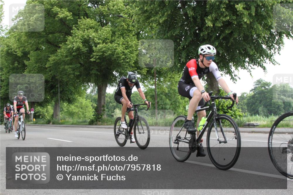 15.06.2025 - 7 Türme Triathlon Yannick Fuchs http://msf.ph/oto/7957818 15.06.2025 10:01:25 Radfahren  meine-sportfotos.de