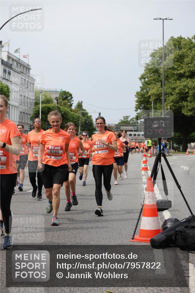 15.06.2025 - REWE Women's Run Jannik Wohlers http://msf.ph/oto/7957822 15.06.2025 09:44:12 Laufen 5385, 5307 meine-sportfotos.de