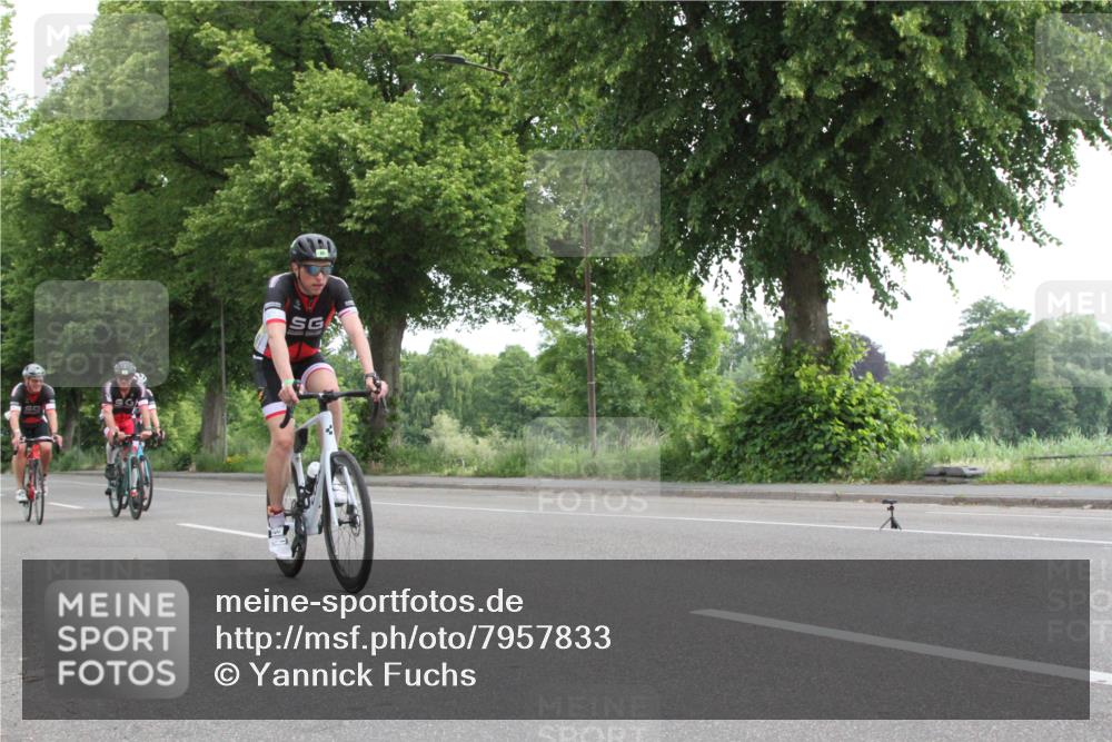 15.06.2025 - 7 Türme Triathlon Yannick Fuchs http://msf.ph/oto/7957833 15.06.2025 10:01:26 Radfahren  meine-sportfotos.de