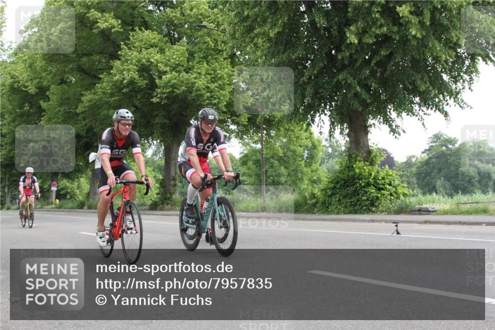 15.06.2025 - 7 Türme Triathlon Yannick Fuchs http://msf.ph/oto/7957835 15.06.2025 10:01:27 Radfahren  meine-sportfotos.de