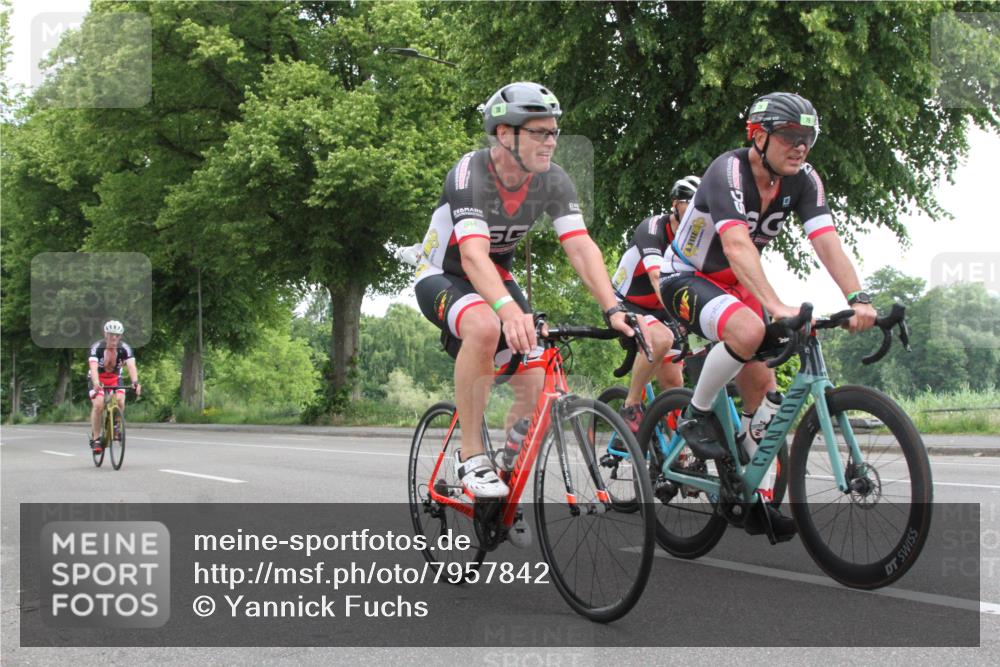 15.06.2025 - 7 Türme Triathlon Yannick Fuchs http://msf.ph/oto/7957842 15.06.2025 10:01:27 Radfahren  meine-sportfotos.de