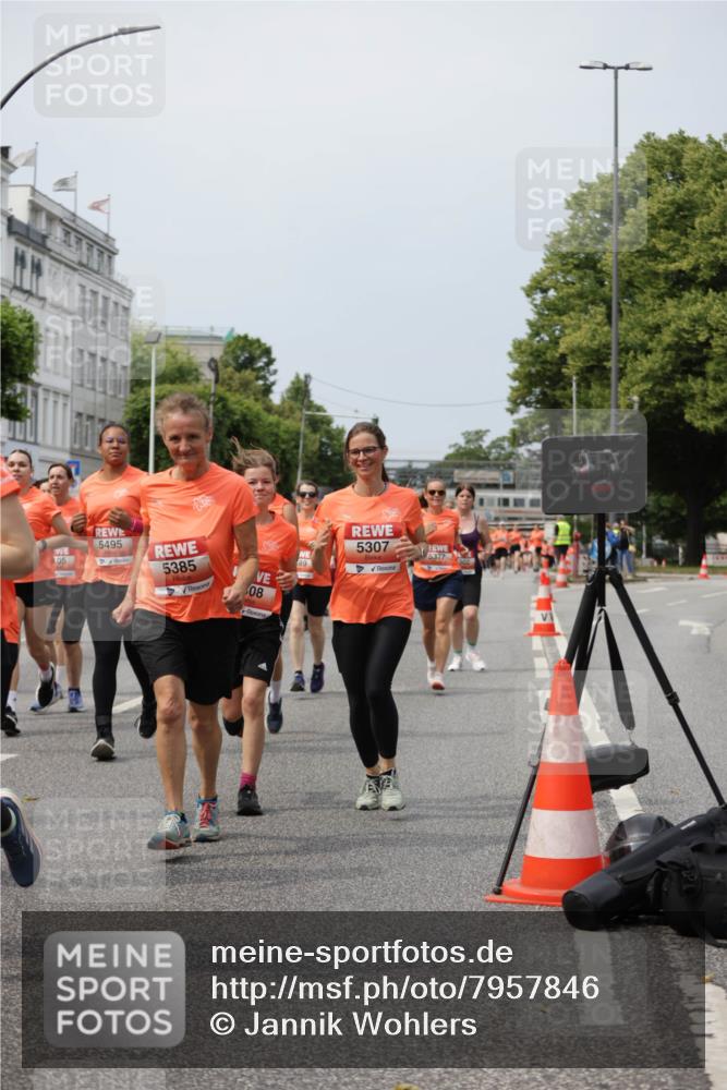 15.06.2025 - REWE Women's Run Jannik Wohlers http://msf.ph/oto/7957846 15.06.2025 09:44:12 Laufen 105, 5495, 5385, 08, 89, 5307, 5377 meine-sportfotos.de