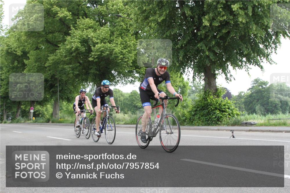 15.06.2025 - 7 Türme Triathlon Yannick Fuchs http://msf.ph/oto/7957854 15.06.2025 10:02:32 Radfahren  meine-sportfotos.de