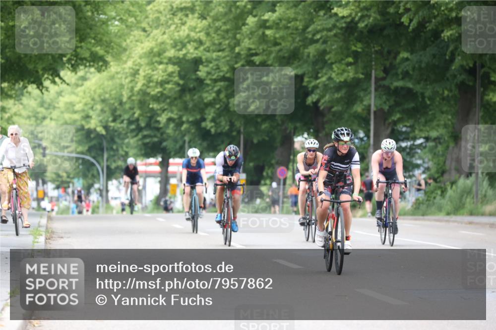 15.06.2025 - 7 Türme Triathlon Yannick Fuchs http://msf.ph/oto/7957862 15.06.2025 13:44:52 Radfahren 216, 352, 520, 601, 668, 1050, 1159, 1189 meine-sportfotos.de