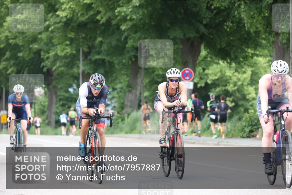 15.06.2025 - 7 Türme Triathlon Yannick Fuchs http://msf.ph/oto/7957887 15.06.2025 13:44:54 Radfahren 216, 352, 520, 601, 1050, 1159 meine-sportfotos.de