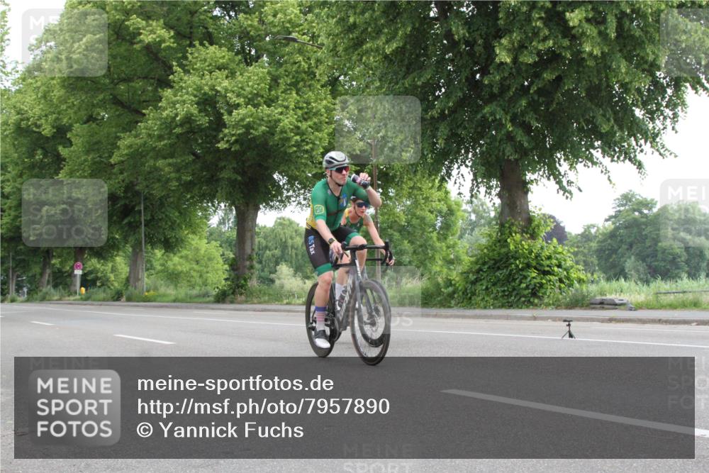15.06.2025 - 7 Türme Triathlon Yannick Fuchs http://msf.ph/oto/7957890 15.06.2025 10:02:49 Radfahren  meine-sportfotos.de